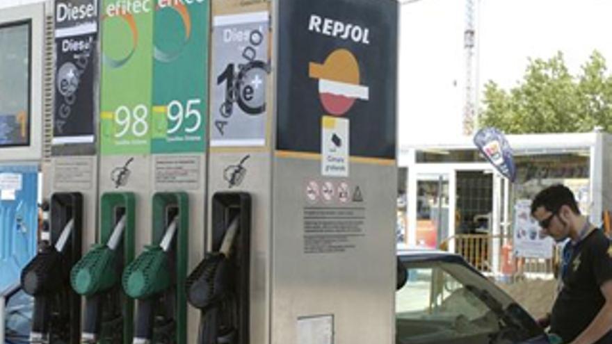 Gasóleo y gasolina se dan un respiro en España