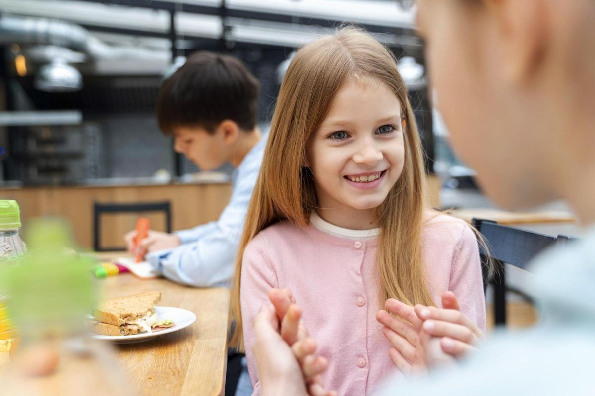 Albi reivindica la importancia de la alimentación en los comedores escolares ante la realidad de la pobreza infantil en España