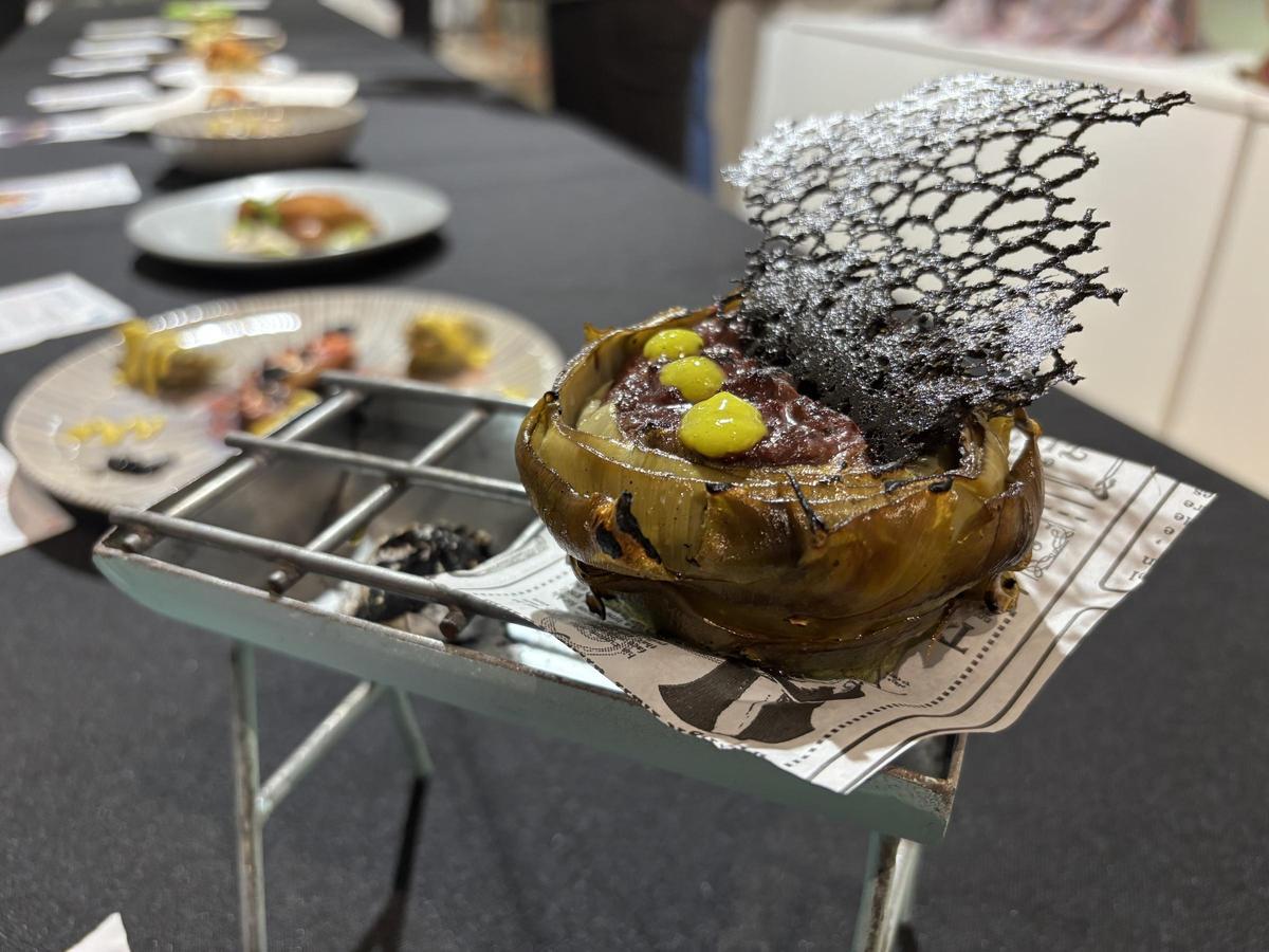 Foto del pincho 'Foc i brasa' presentado por San Rafael, el mejor pincho tradicional.