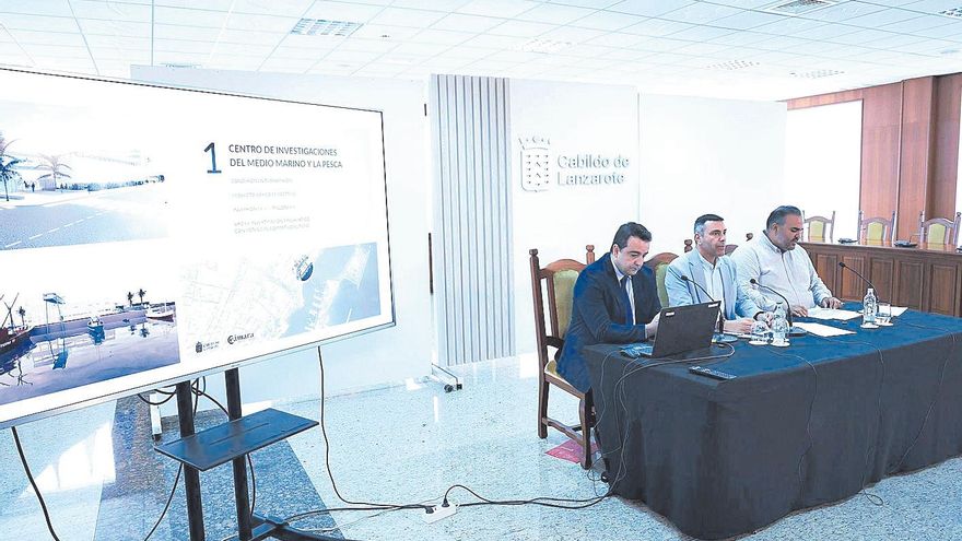 Miguel Planas pide que le arreglen el mando de su silla eléctrica para moverse