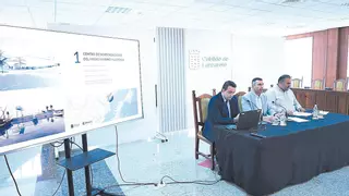 Cabildo de Lanzarote y Cámara buscan convertir a Puerto Naos en la ‘joya’ de la economía azul
