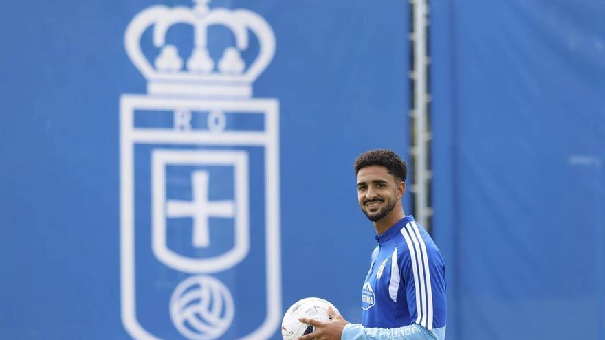 Chris Ramos, a fondo con LA NUEVA ESPAÑA: “Soy un futbolista con mucha hambre, por eso no dudé en venir al Oviedo”