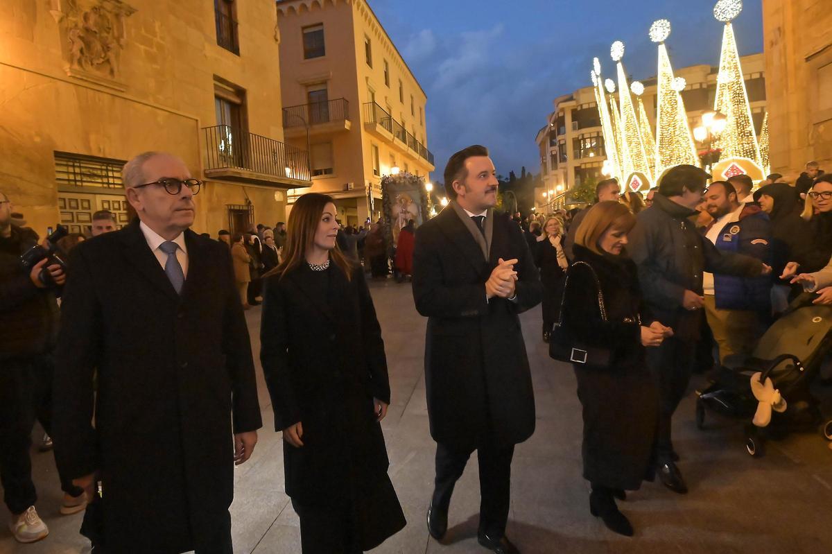 Bienvenida a la Virgen en la Basilica de Santa Maria