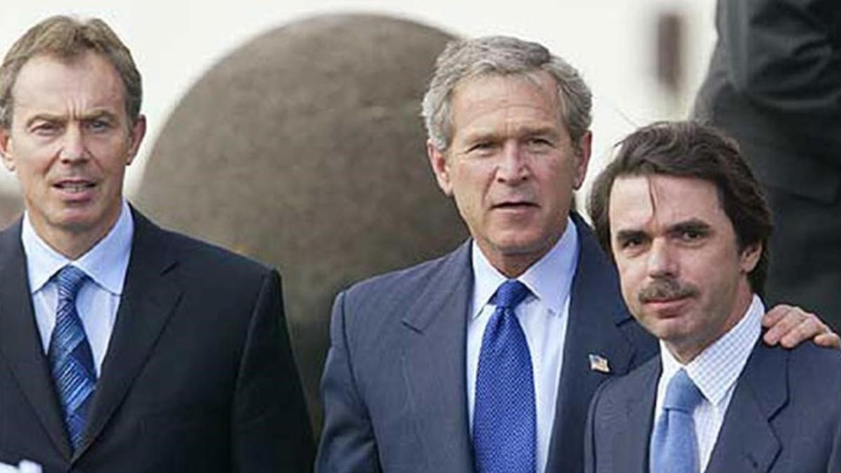 Tony Blair, George Bush y José María Aznar, en la foto de las Azores.