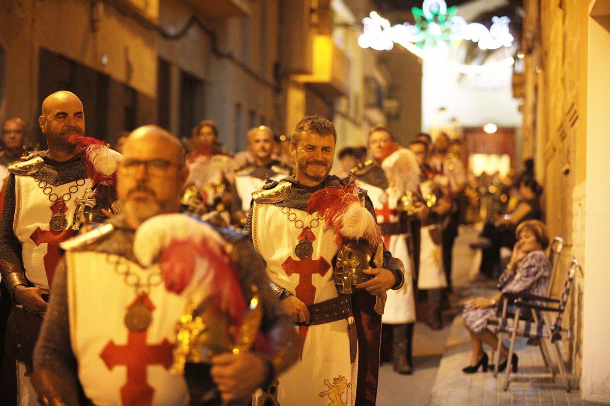 La procesión del santo que cierra los Moros y Cristianos de Crevillent