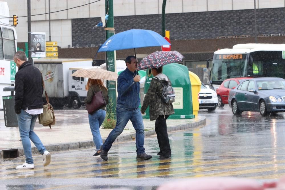 La semana se despide con una mañana lluviosa en Málaga capital, que verá cómo se abren los cielos de cara al fin de semana