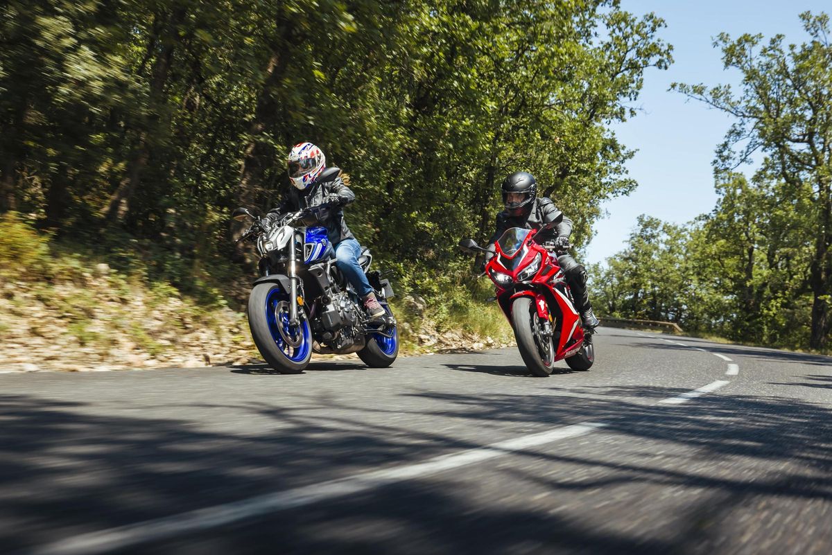 Neomotor Coche Accidente Motos Circular Seguridad DGT