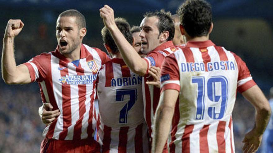 Los jugadores del Atlético celebran un gol