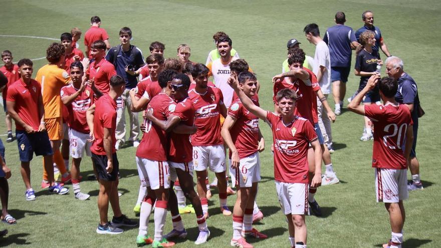 El Real Murcia Imperial da el penúltimo paso hacia el ascens