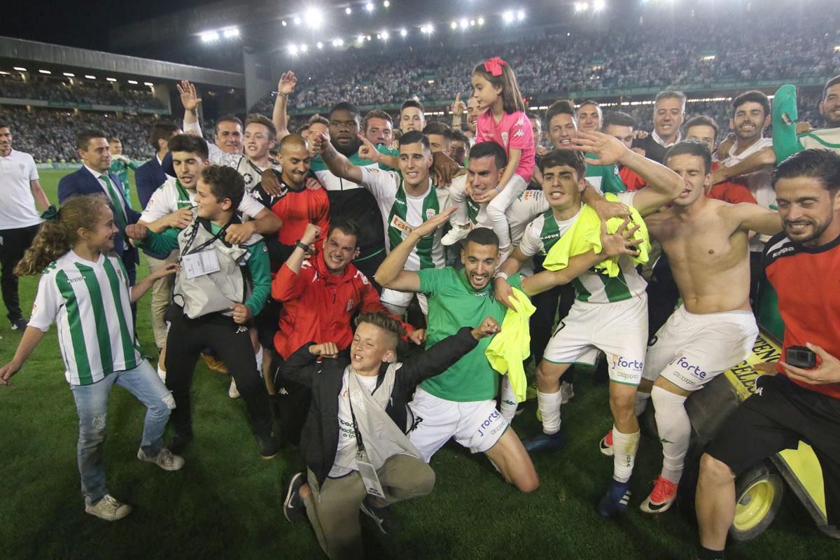 La fiesta de la salvación del Córdoba CF, en imágenes