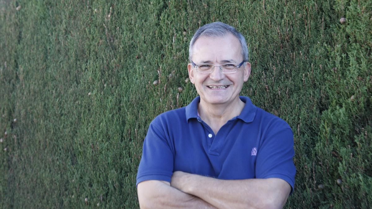 El autor cántabro vive en Benicàssim desde hace años y se ha convertido en uno de los grandes autores en nuestro país.