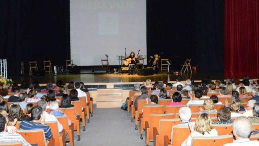 Un momento del festival de ayer de Afamo en el Auditorio de Cangas. // Gonzalo N.