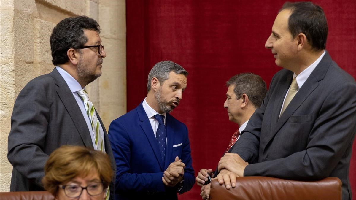Francisco Serrano (Vox), a la izquierda. Francisco Serrano (Vox), a la izquierda.