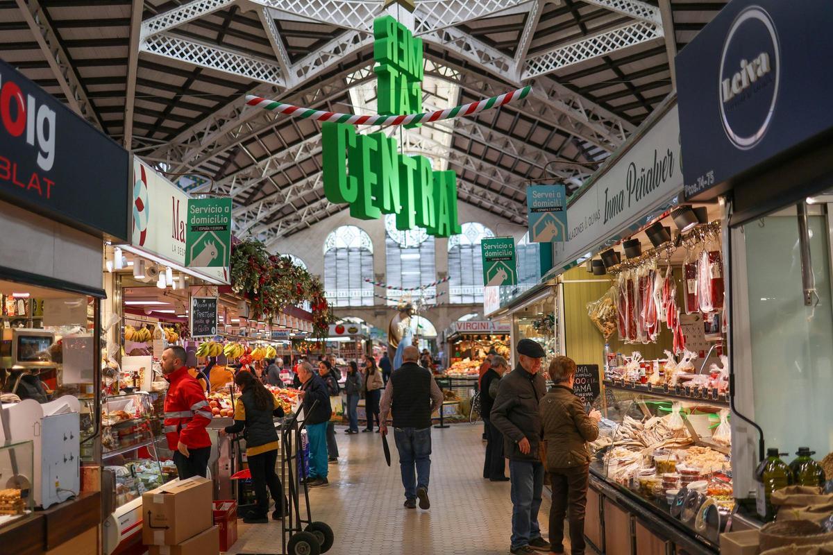 Puestos del Mercado Central de València, en plena campaña de Navidad.