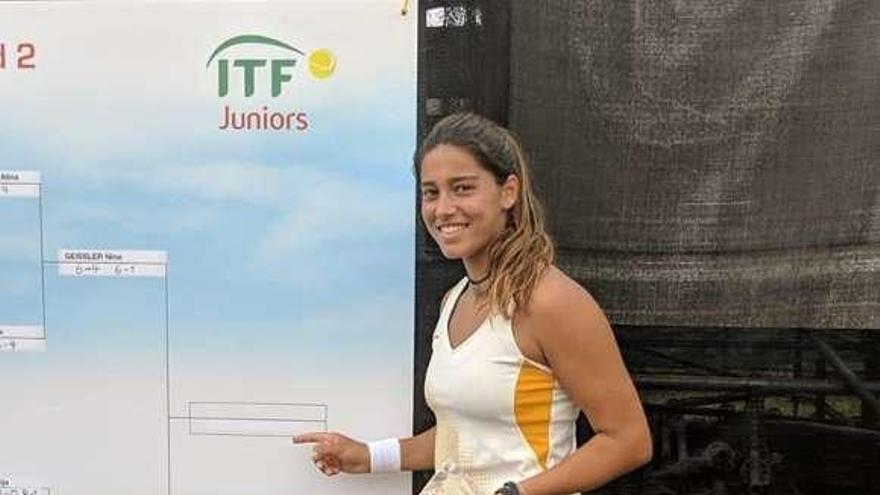 Jessica Bouzas ante un panel de la ITF. // Academia Tenis Ferrer