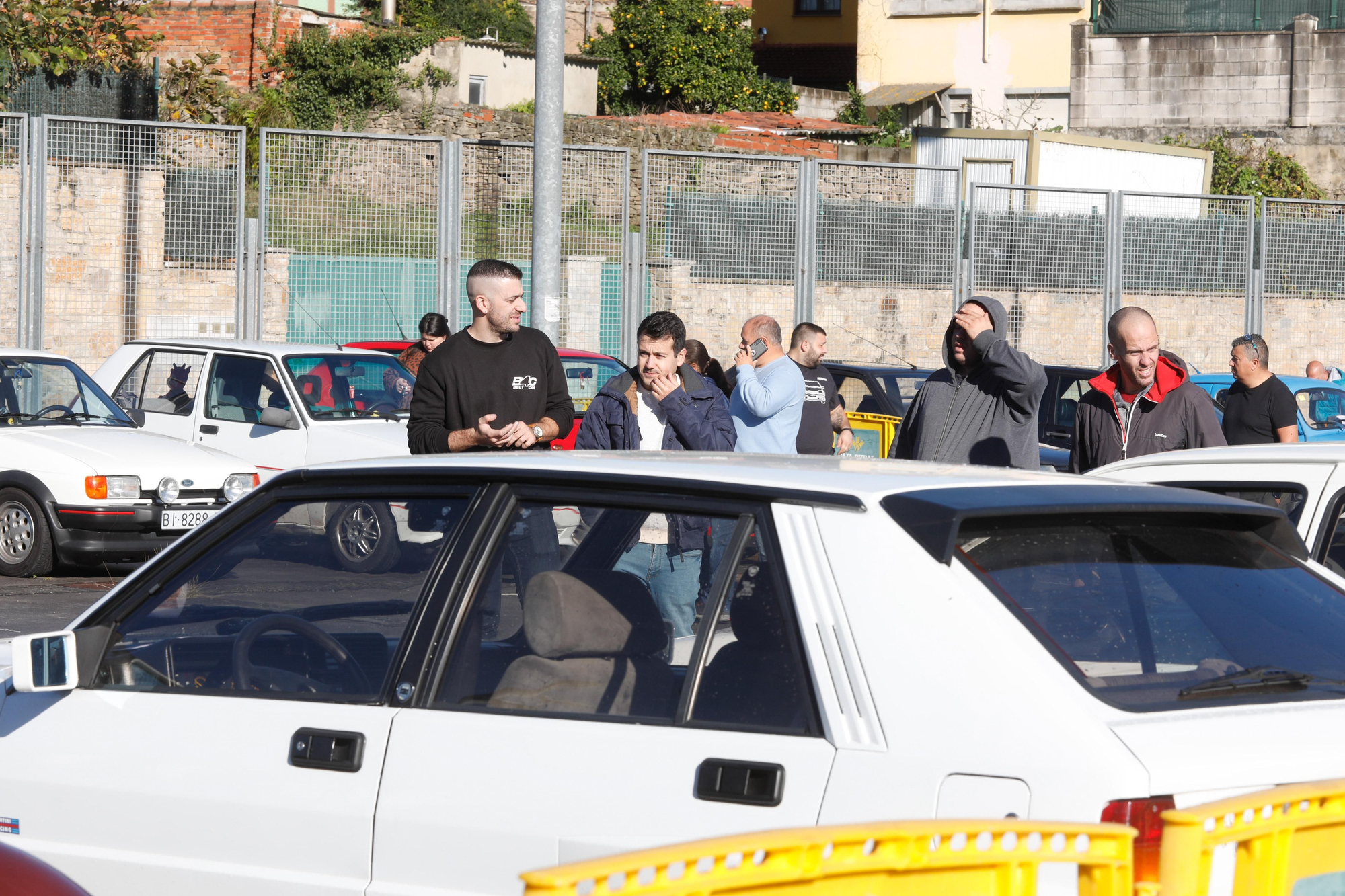 Los coches clásicos deslumbran en La Magdalena