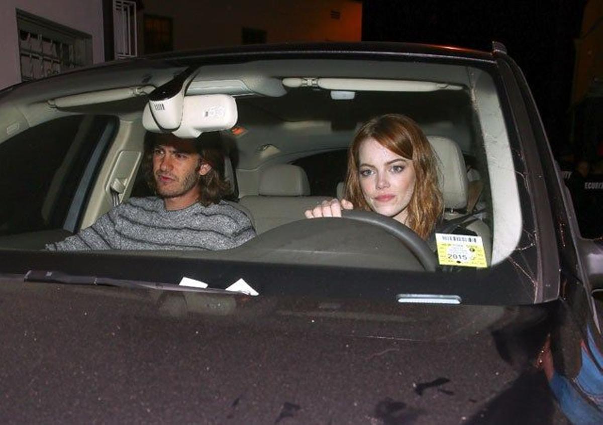 Andrew Garfield y Emma Stone se van juntos en coche después del concierto