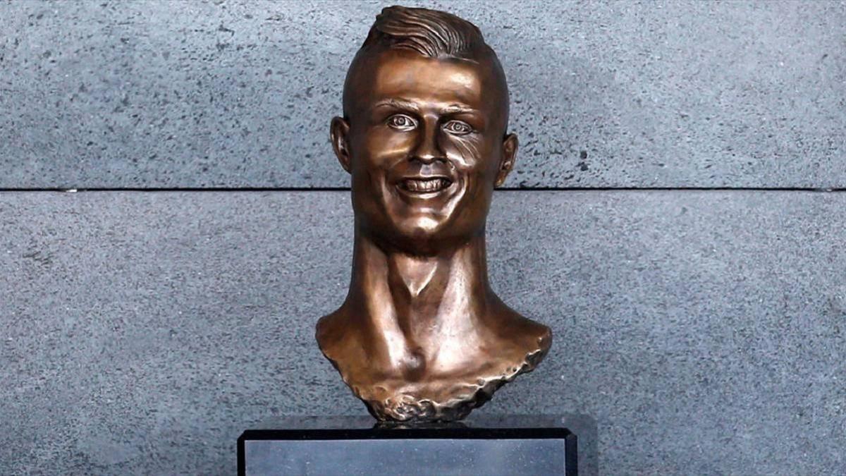 El primer busto de Cristiano Ronaldo esculpido por Emmanuel Santos