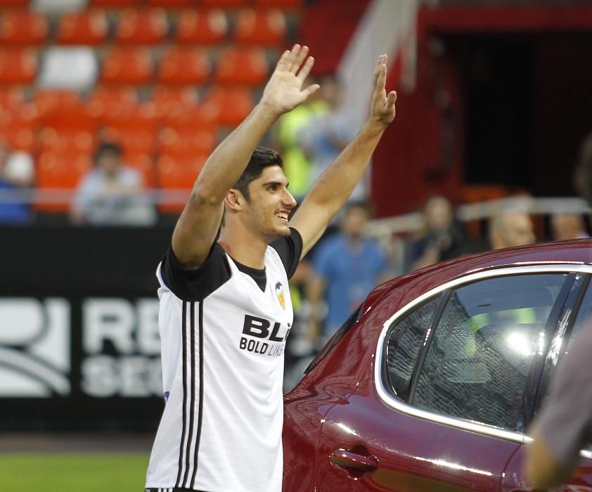 Las mejores imágenes de la presentación de Guedes, Pereira, Murillo, Kondogbia, Maksimovic, Neto y Gabriel