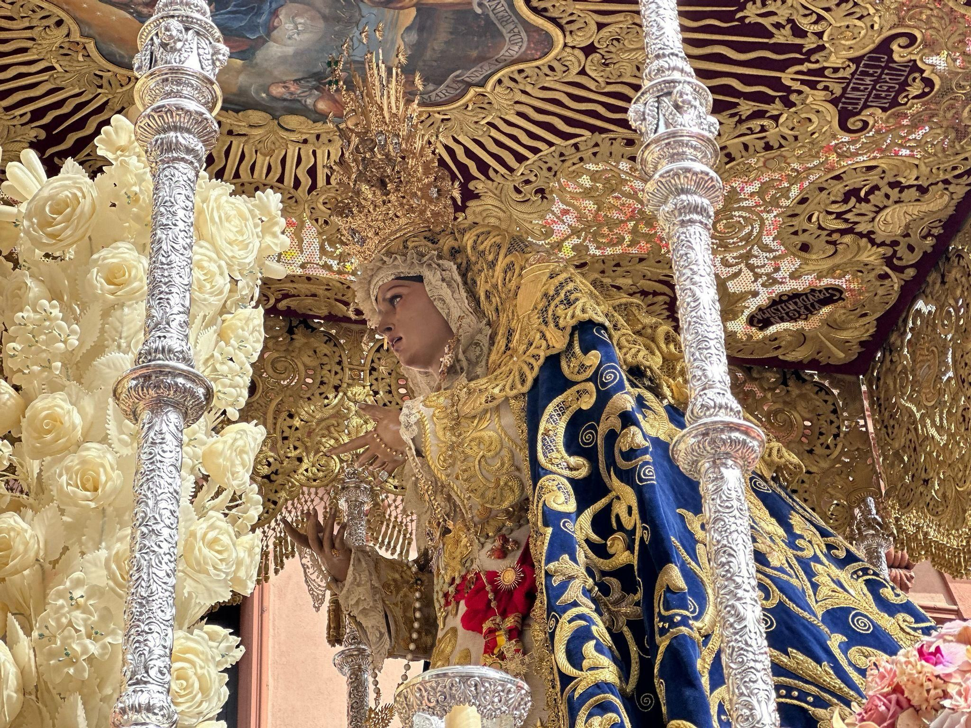 La Virgen del Rosario