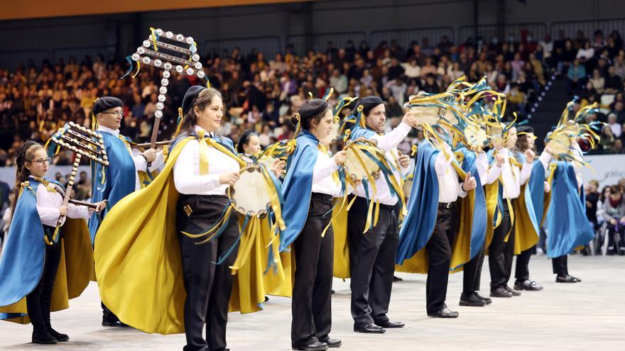 Ritmo imparable en un Ifevi a rebosar: las rondallas regresan a la normalidad