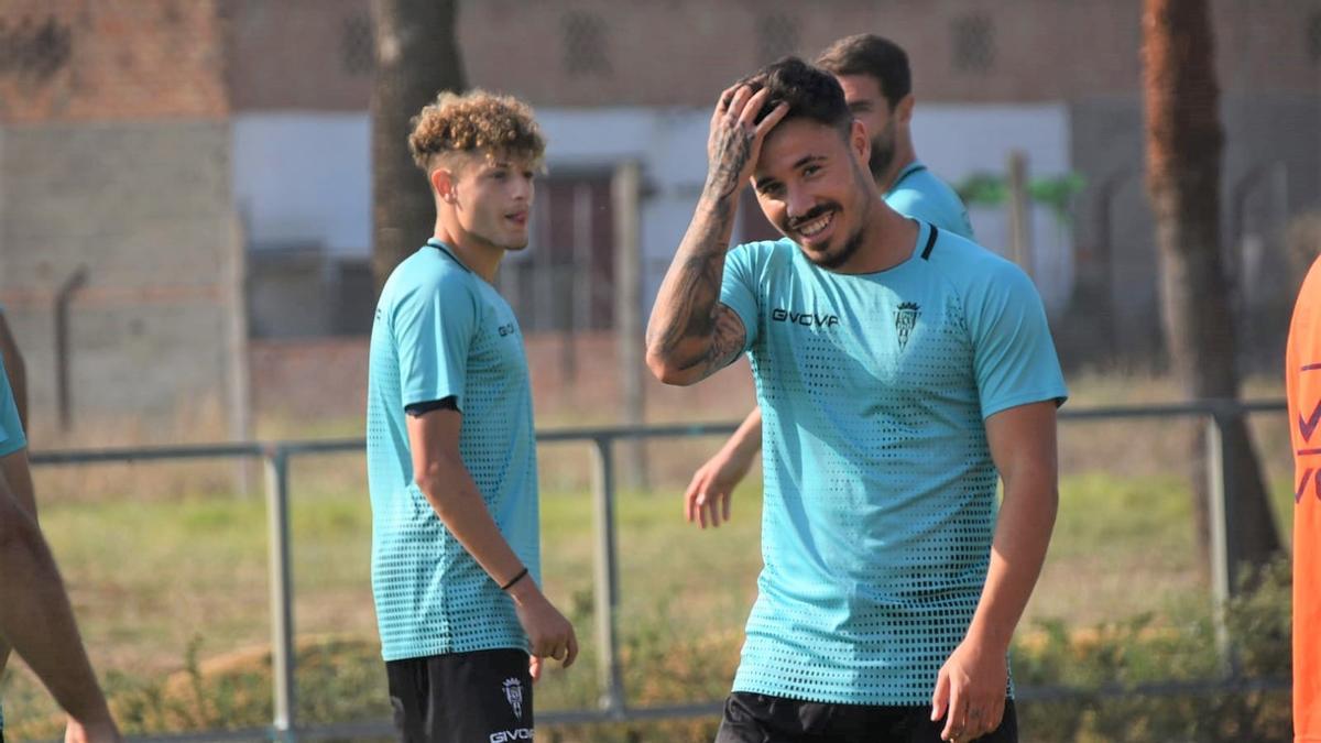 Álex Viedma, en la sesión de entrenamiento de hoy en la Ciudad Deportiva del Córdoba.