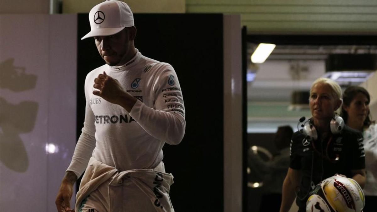 Lewis Hamilton, al término de la jornada del viernes en Abu Dhabi