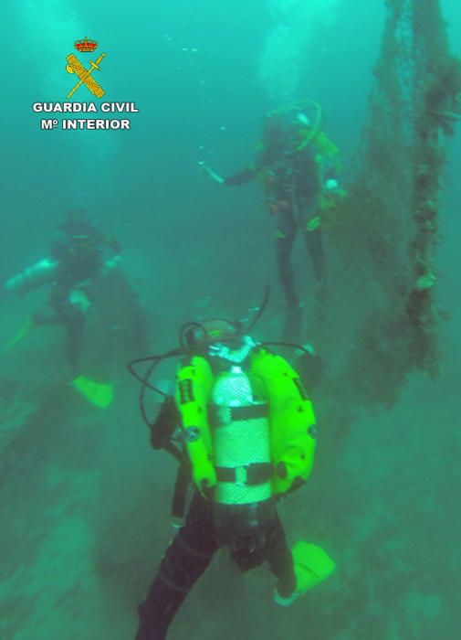 Retiran una red de pesca en Águilas por riesgo para la navegación y el buceo