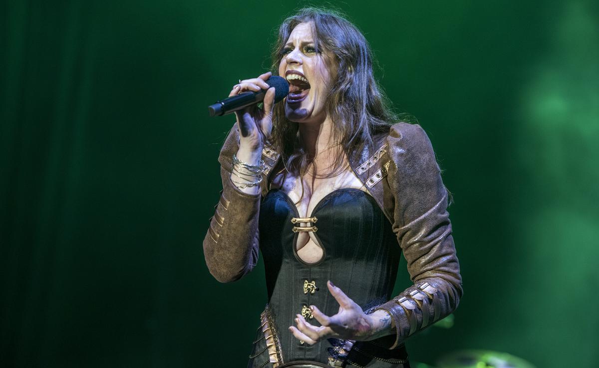 Floor Jansen, durante el concierto de la banda Nightwish.