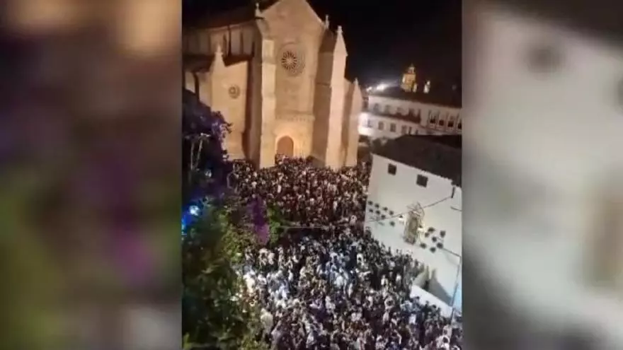 Los vecinos difunden un vídeo para denunciar el "efecto cárcel" de la cruz de Santa Marina