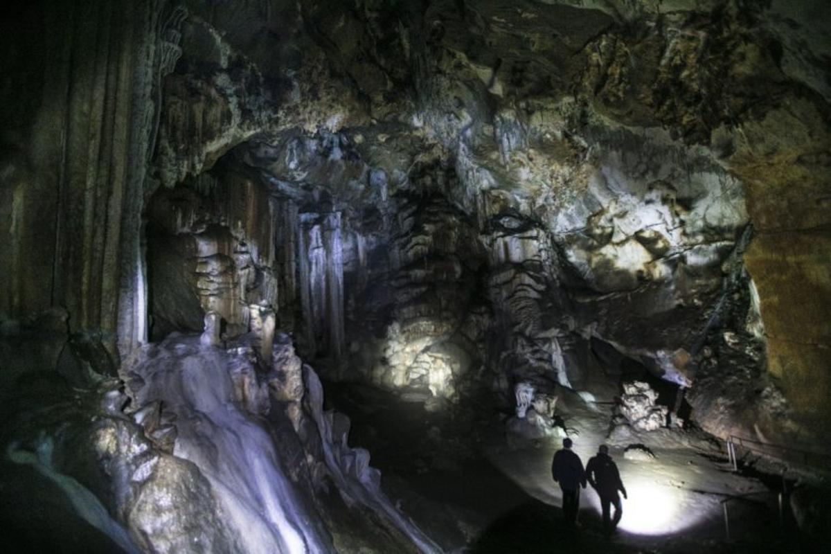Una de las salas de la cueva de Tito Bustillo. |