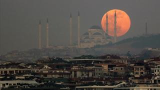 Las mejores fotos de la 'superluna de nieve'