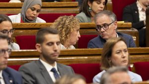 ERC i els Comuns veuen "triomfalista" l’anunci d’Illa i demanen "un pas més"