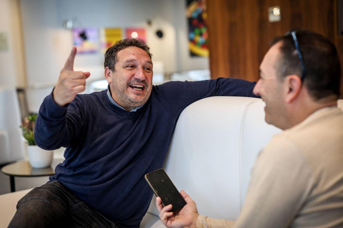 Eusebio Sacristán: «Volia tornar a entrenar després de l’accident i tornaré a entrenar» Eusebio Sacristán: «Volia tornar a entrenar després de l’accident i tornaré a entrenar»
