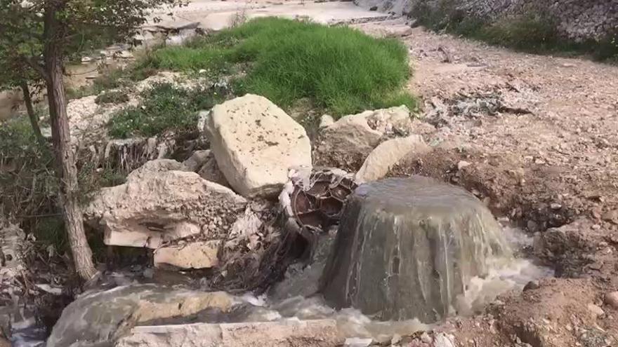 La avería en un colector arroja aguas residuales al río Vinalopó durante dos días