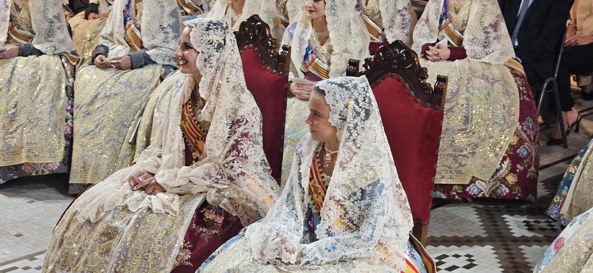 El Besamanos de falleras mayores y cortes 2024, en imágenes