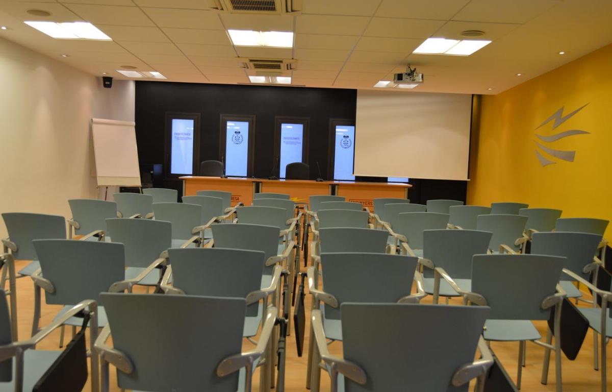 Sala d'actes disponible per llogar