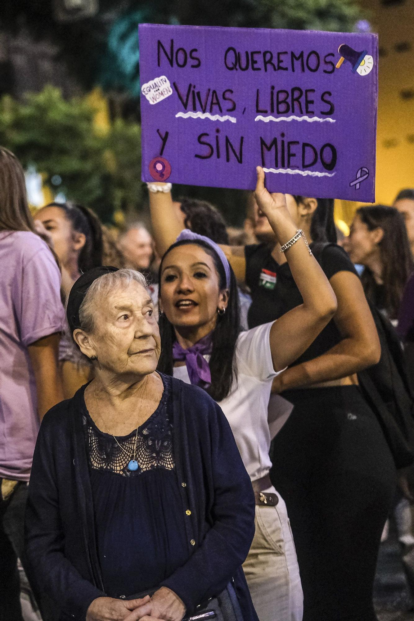 Manifestación por el Día Internacional de la Eliminación de la Violencia contra las Mujeres