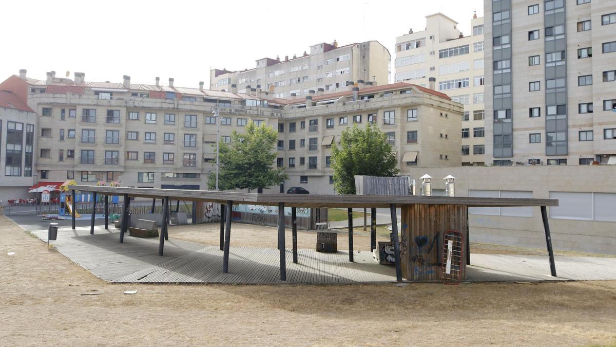 Parque en el entorno de la plaza de la Miñoca en Vigo.