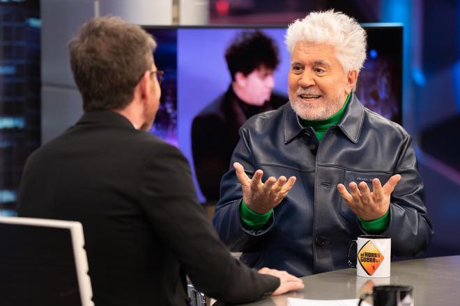 Pablo Motos y Pedro Almodóvar en El Hormiguero