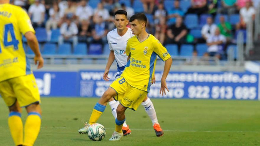 Pedri González, durante el derbi del pasado sábado en el Heliodoro.