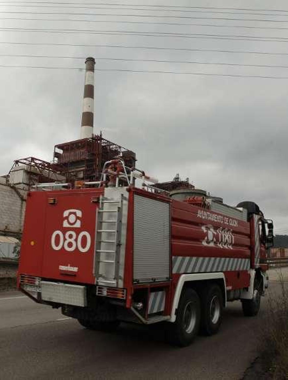 Arden dos vagones con carbón a la misma hora, uno en Gijón y otro en Siero