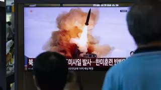 Corea del Norte lanza 10 misiles balísticos hacia el mar de Japón