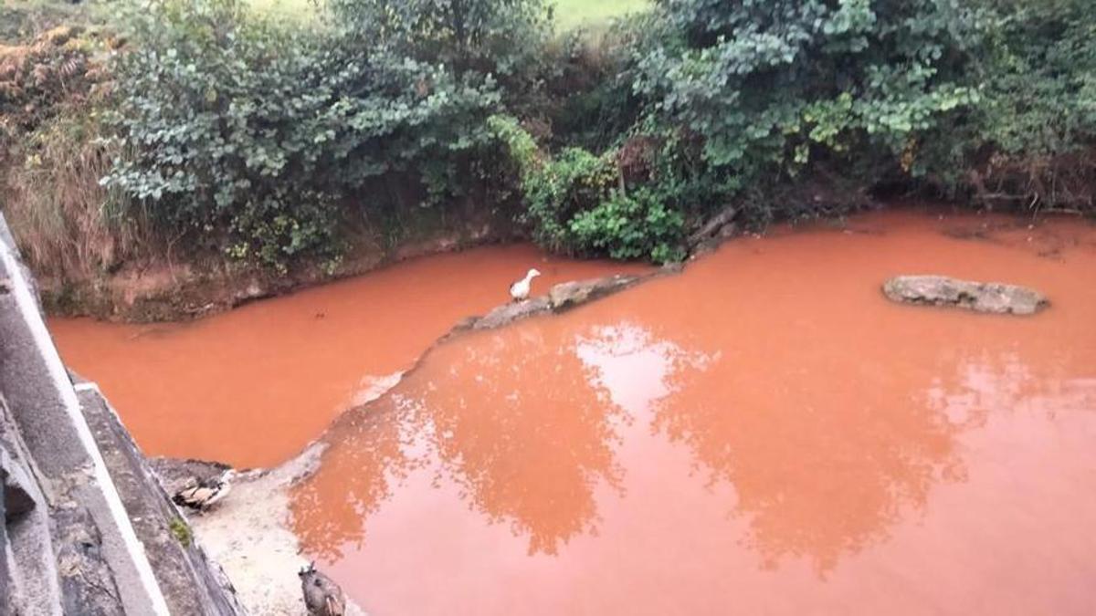 El río La Vega, en Llanera, el pasado verano.