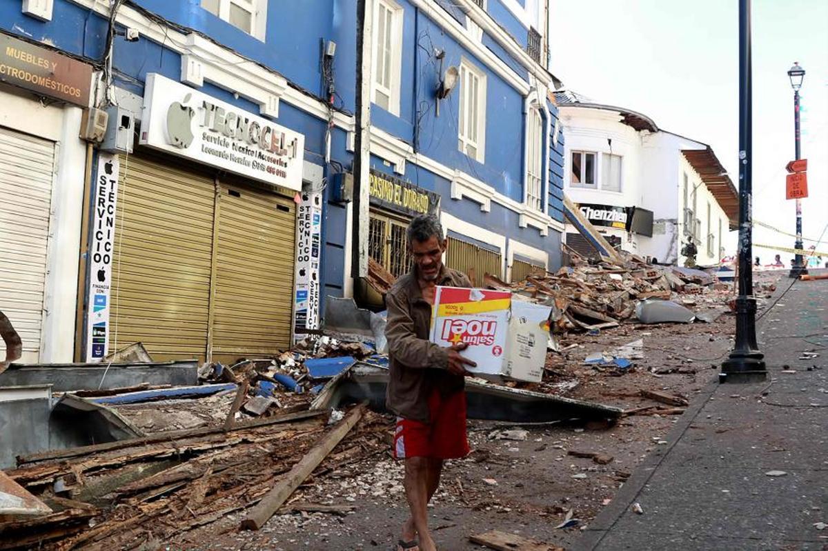 Imágenes del terremoto de magnitud 7,4 que ha sacudido a la mayor parte de Colombia Imágenes del terremoto de magnitud 7,4 que ha sacudido a la mayor parte de Colombia