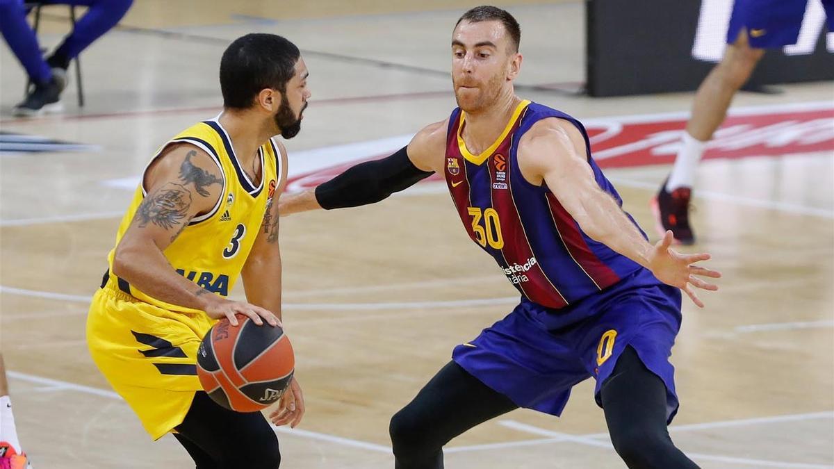 Claver es uno de los puntales defensivos del Barça