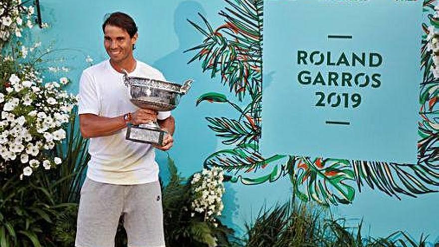 Rafael Nadal, con el trofeo de Los Mosqueteros que ha logrado ya doce veces.