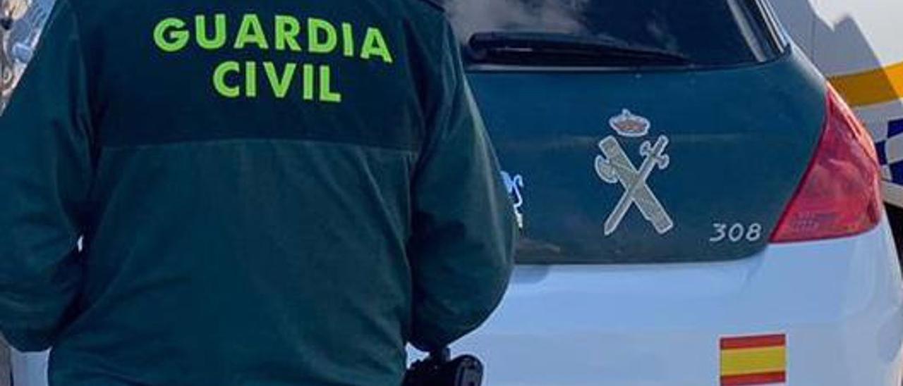 La Guardia Civil investiga el crimen en Arona.