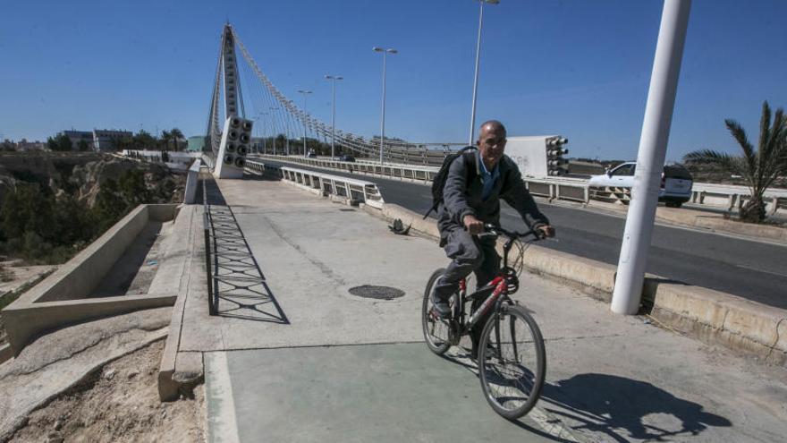 Margalló y Elx en bici defienden el uso de la bicicleta para ir al trabajo