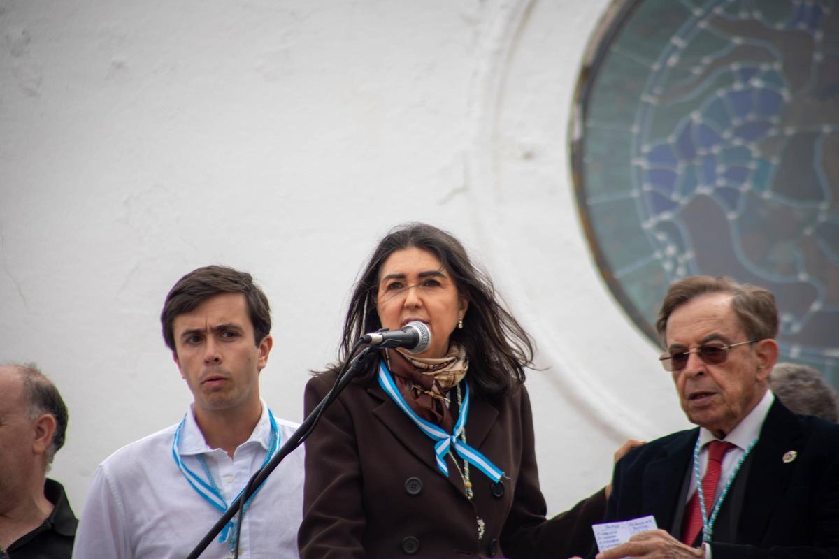 Pilar Alfaro dedica unas palabras al público asistente.